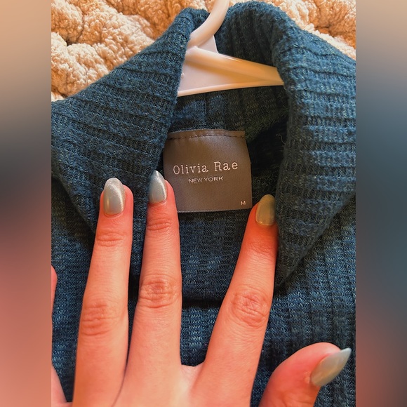 Long Sleeve Turtle Neck - Picture 2 of 2